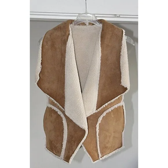 Sanctuary Brand - Women's Faux Shearling Reversible Vest, One Size Fits Most - Picture 2 of 7